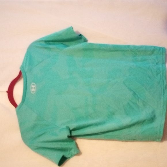 2 youth Under Armour t-shirts - Picture 2 of 4